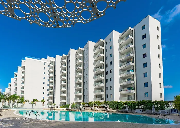 Ocean Garden Sunset View - Heated Pool Apartament *