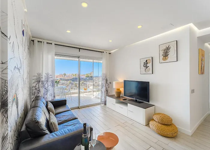 Ocean Garden Sunset View - Heated Pool Appartement